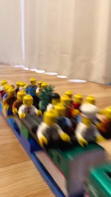 インド バングラディシュ 鉄道 超満員 レゴ プラレール