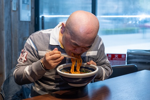 丸亀製麺うま辛担々うどんMAX
