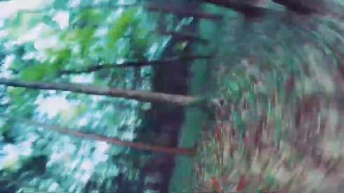 時速100キロ 森の中 ドローン 映像 スターフォーズ