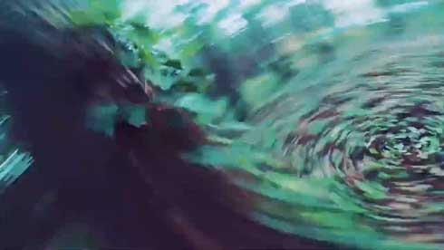 時速100キロ 森の中 ドローン 映像 スターフォーズ