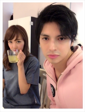 アレク アレクサンダー 浮気 川崎希 夫婦 不倫 フライデー おちびーぬ 息子