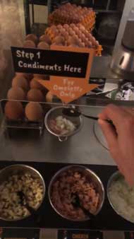 ホテル 全自動 オムレツ マシーン シンガポール ロボット アーム 料理 かわいい