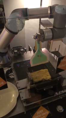 ホテル 全自動 オムレツ マシーン シンガポール ロボット アーム 料理 かわいい