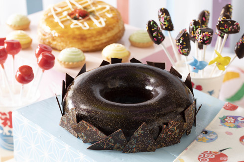 夜空に浮かぶ花火チョコレートケーキ