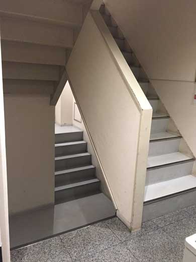 階段 エッシャー 作り ビル たどり着けない 混乱 錯視 ややこしい