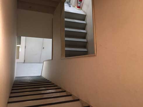 階段 エッシャー 作り ビル たどり着けない 混乱 錯視 ややこしい