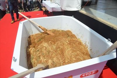 ペヤングソースやきそば超大盛