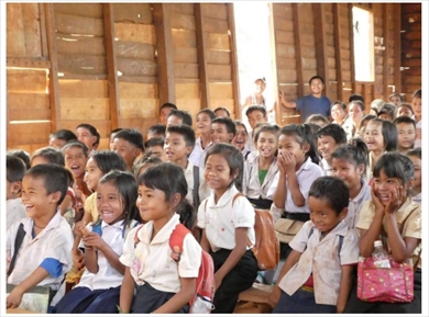 西野亮廣 キングコング 絵本 チックタック 約束の時計台 印税 ラオス ララ村 小学校 貧困国