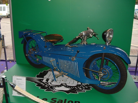 コンセプトデザインエンジンレトロバイクによるアート絵画 90's コンセプトデザインエンジンレトロバイクによるアート絵画 90´s