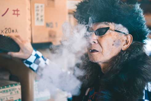 田舎 祖父 ハイブランド 写真 エモ かっこいい おじいちゃん ファッション Instagram