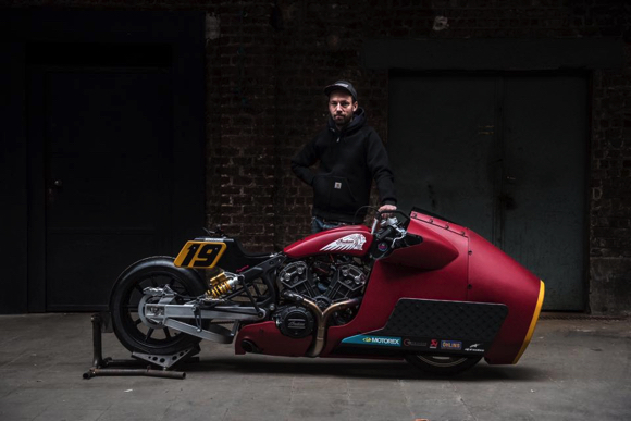 インディアン スカウト・ボバー ドラッグレース バイク カスタム