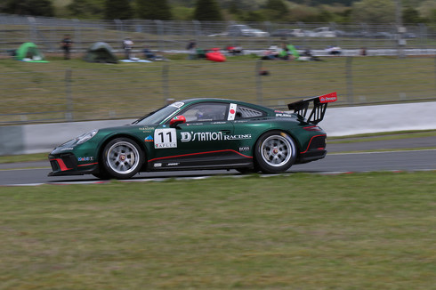 レーシングカー 流し撮り 方法