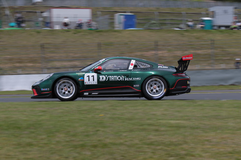 レーシングカー 流し撮り 方法