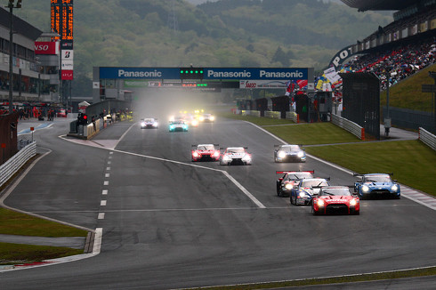 レーシングカー 流し撮り 方法