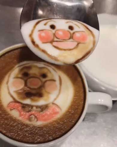アンパンマン ラテアート 新しい顔