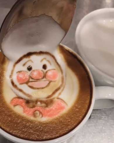 アンパンマン ラテアート 新しい顔