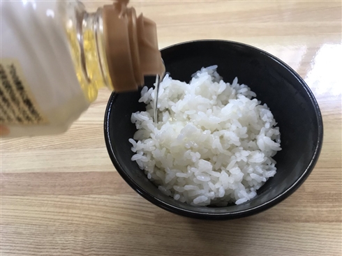 卵欠けご飯