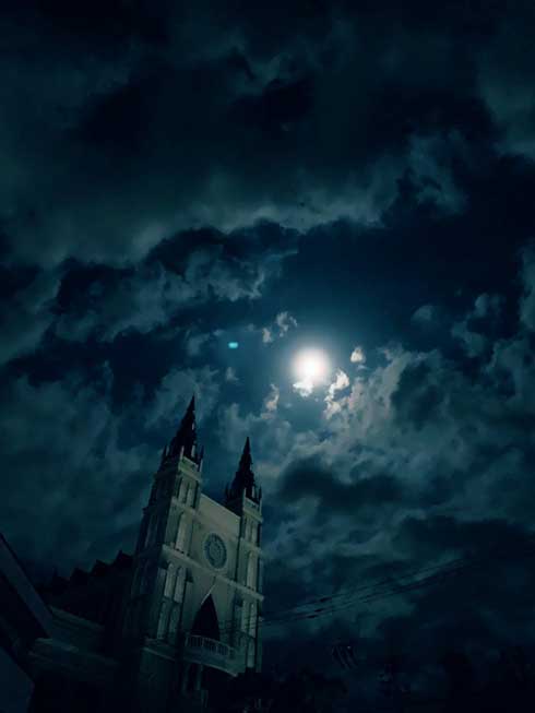 悪魔城ドラキュラ 結婚式場 iPhone 写真 マリベールスパイア