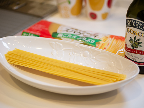 ゆでる前のスパゲティ