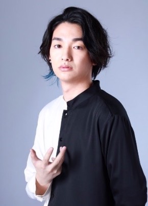 ウルトラマントレギア 人間態 霧島 七瀬公さん