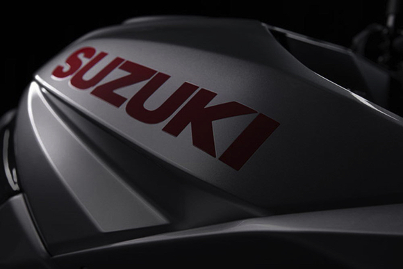 スズキ カタナ 新型 写真