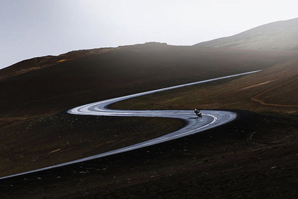 スズキ カタナ 新型 写真