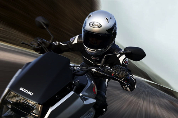 スズキ カタナ 新型 写真