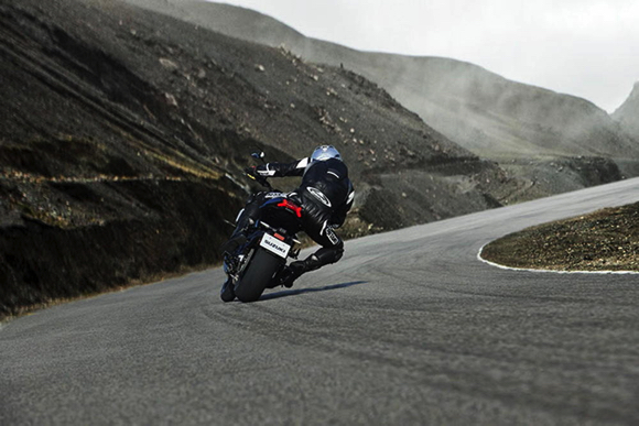 スズキ カタナ 新型 写真