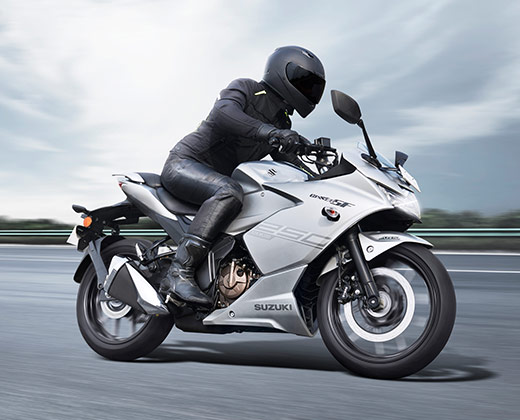 ジクサー スズキ インド GIXXER