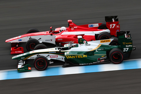 サーキット流し撮りテクニック