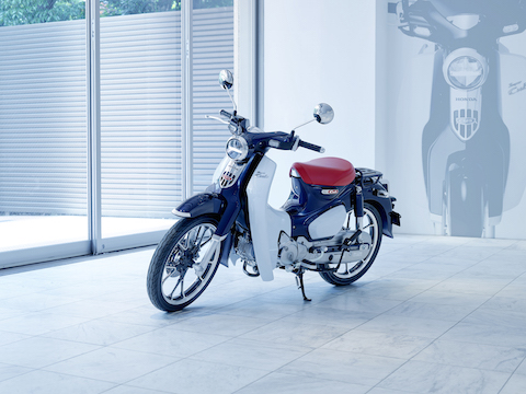 ホンダ スーパーカブ C125 新色