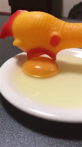 ニワトリのおもちゃ