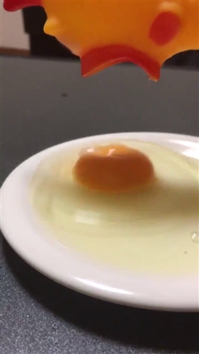 ニワトリのおもちゃ