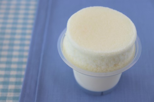 ファミリーマートまっ白ミルクのスフレ・プリン