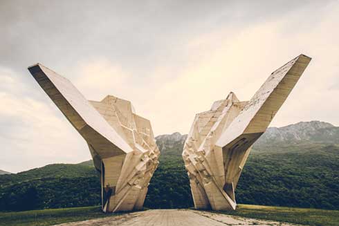 写真集 星野藍 旧共産遺産 廃墟 建築物 スポメニック 戦争記念碑