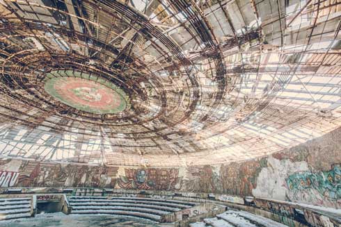 写真集 星野藍 旧共産遺産 廃墟 建築物 スポメニック 戦争記念碑