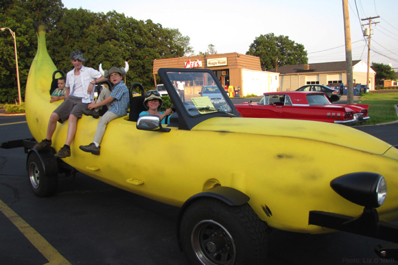 バナナカー 海外 魔改造