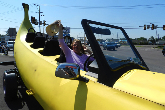 バナナカー 海外 魔改造