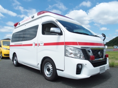 日産 働くクルマ 救急車 GT-R