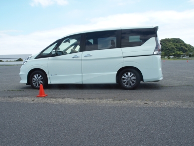 日産 働くクルマ 救急車 GT-R