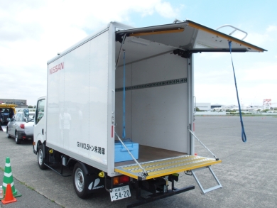 日産 働くクルマ 救急車 GT-R