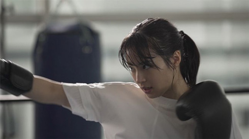 広瀬すず 三ツ矢サイダー キックボクシング CM パンチ ろうそく 火