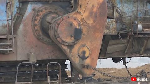 ロシアの歩く重機