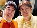 「小木は友達じゃない」　石橋貴明、“不仲”で知られる小木博明との2ショットにツッコミ殺到「素直じゃないな」