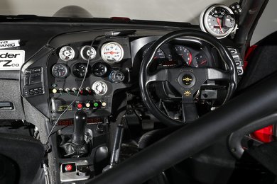 給油口 左右 理由