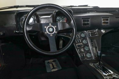 給油口 左右 理由