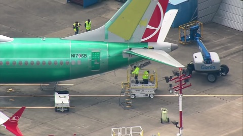 ボーイング737 駐車場 墜落事故 運航禁止