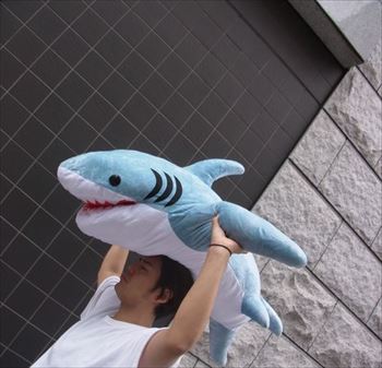 サメ抱き枕