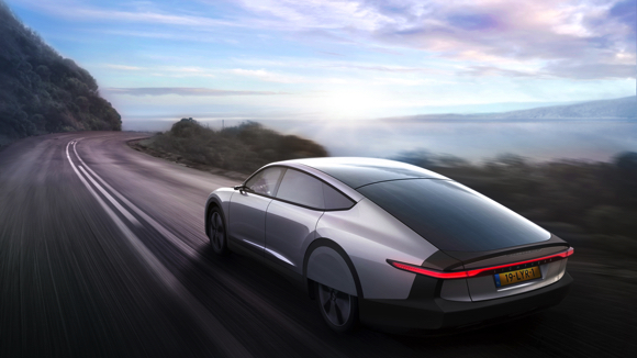 Lightyear One 長距離 ソーラーカー 太陽光発電