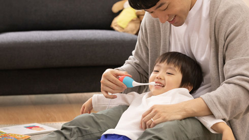 子どもが歯磨きをしているところ